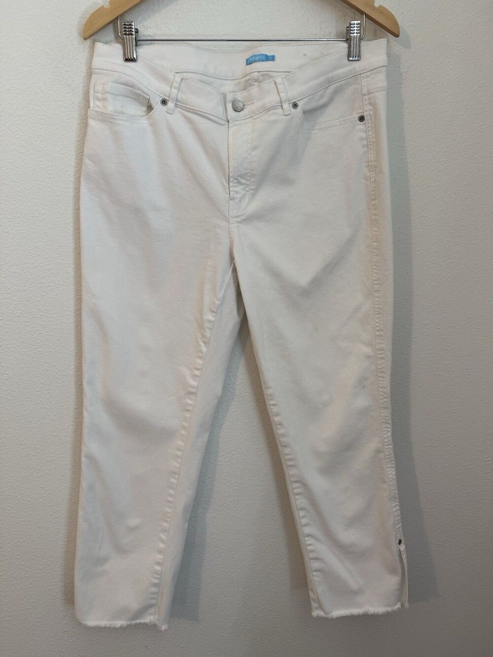 J. McLaughlin Straight Leg Jeans Size 12 White Cropped Frayed Hem EUC Beach